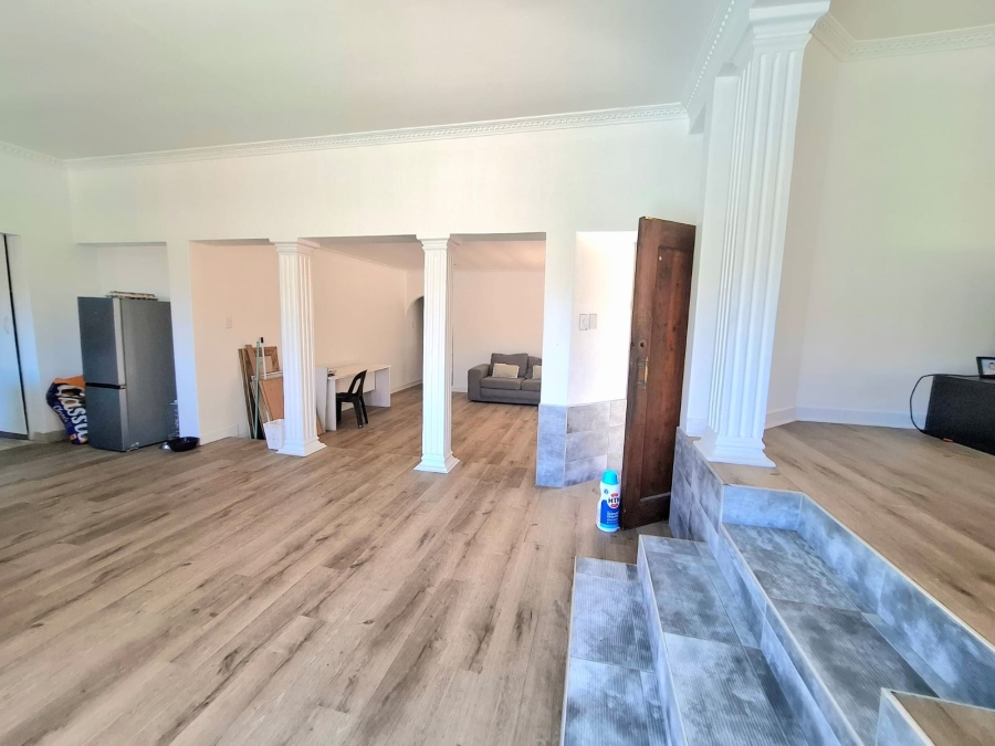 6 Bedroom Property for Sale in Gonubie Eastern Cape